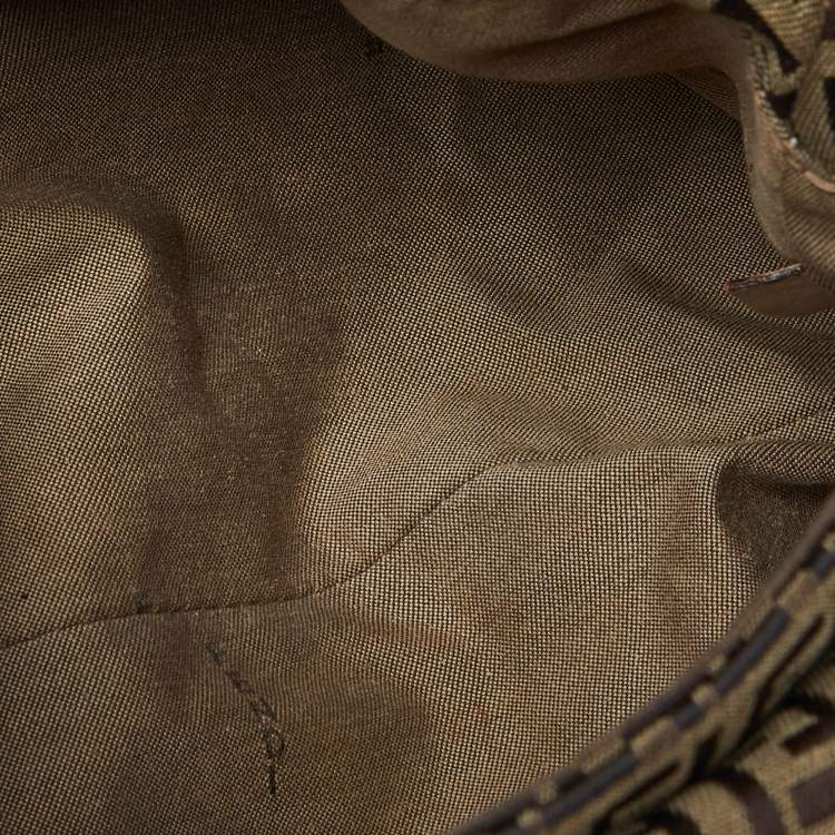 مملوكة مسبقًا Fendi Beige Zucchino Fabric and Leather Logo Flap Bag