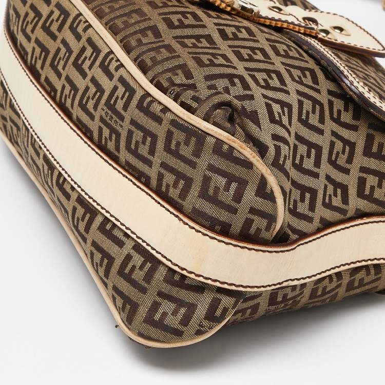 مملوكة مسبقًا Fendi Beige Zucchino Fabric and Leather Logo Flap Bag