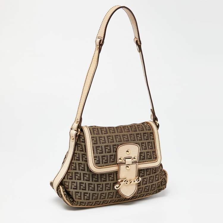 مملوكة مسبقًا Fendi Beige Zucchino Fabric and Leather Logo Flap Bag
