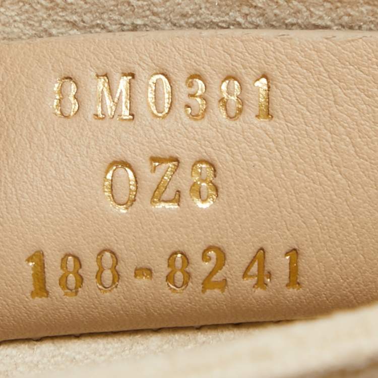 مملوكة مسبقًا Fendi Gold Leather Small Scalloped Studded Kan I Shoulder Bag