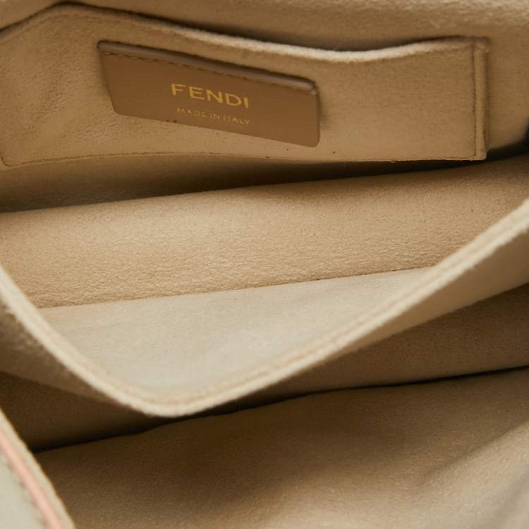 مملوكة مسبقًا Fendi Gold Leather Small Scalloped Studded Kan I Shoulder Bag