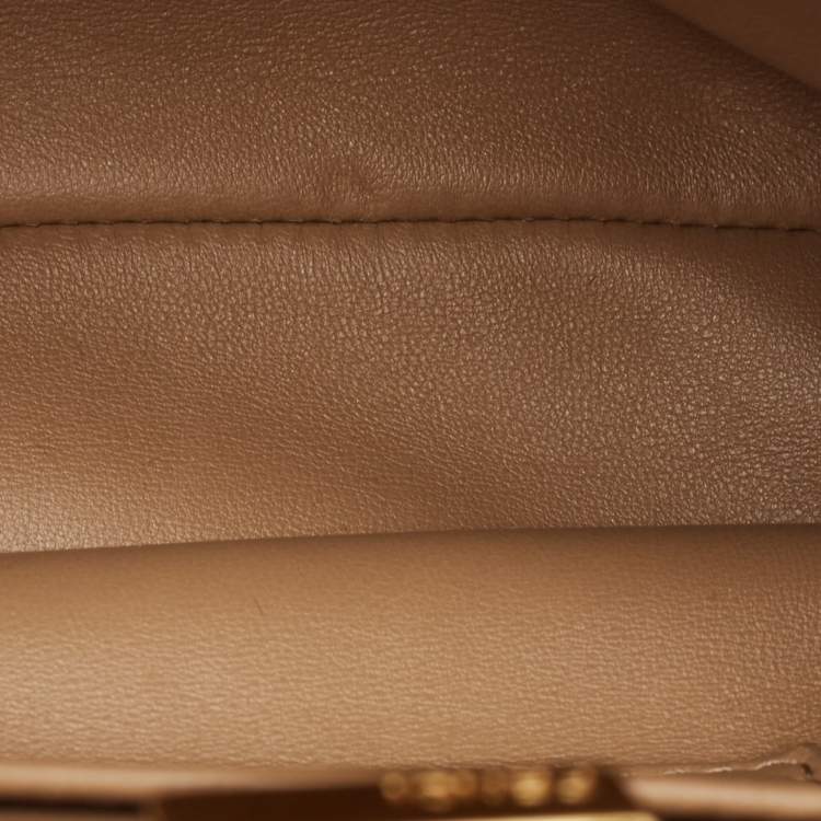مملوكة مسبقًا Fendi Beige Ostrich Leather Mini Peekaboo Top Handle Bag