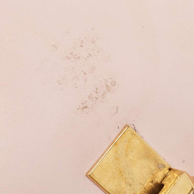 Pre Owned Fendi Pink Leather Mini Scalloped Kan I Shoulder Bag