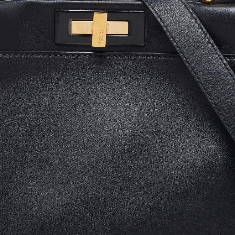 Pre Owned Fendi Black Leather Regular Peekaboo Top Handle Bag