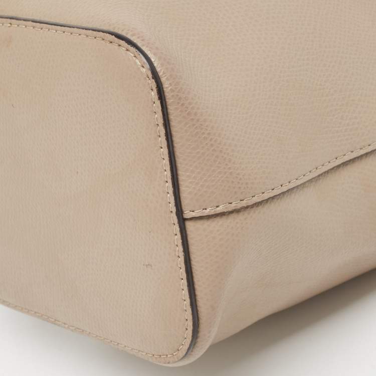 Pre Owned Fendi Beige Leather Mini Mon Tresor Drawstring Bucket Bag