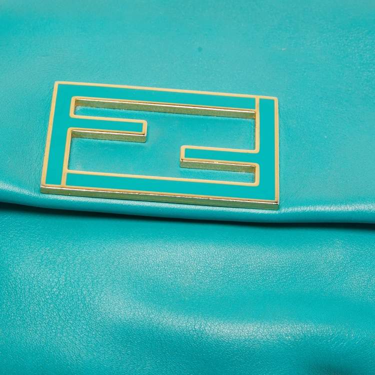 Pre Owned Fendi Green Leather Fendista Chain Clutch