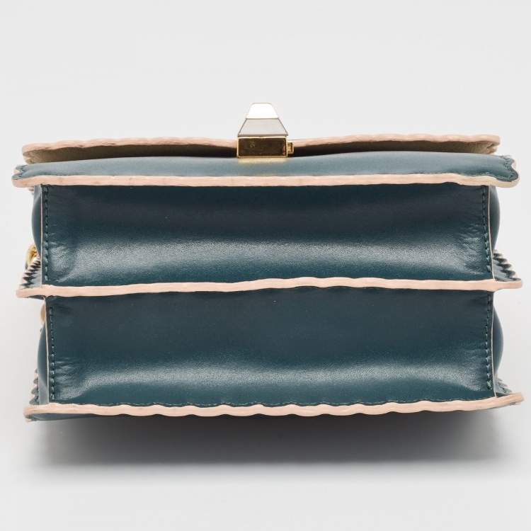 مملوكة مسبقًا Fendi Green Leather Mini Scalloped Kan I Shoulder Bag