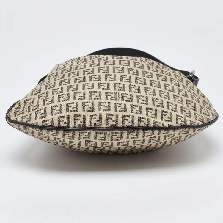 Pre Owned Fendi Beige/Black Zucchino Canvas and Leather Oyster Hobo