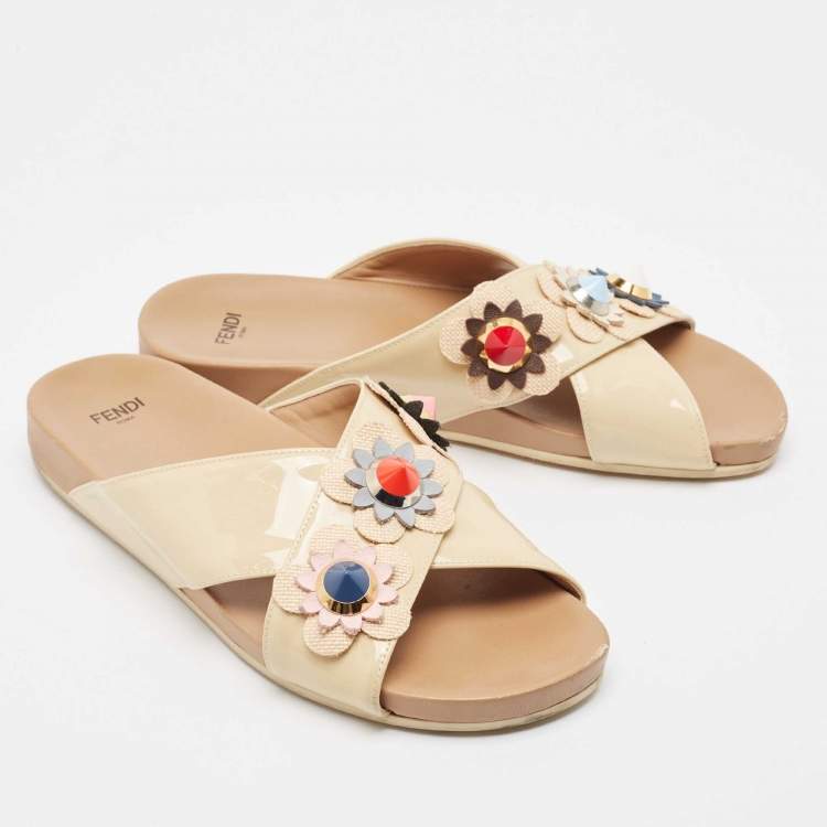 Pre Owned Fendi Beige Patent Leather Flowerland Slides Size 38