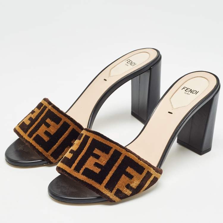Pre Owned Fendi Brown Velvet FF Logo Slide Sandals Size 37.5