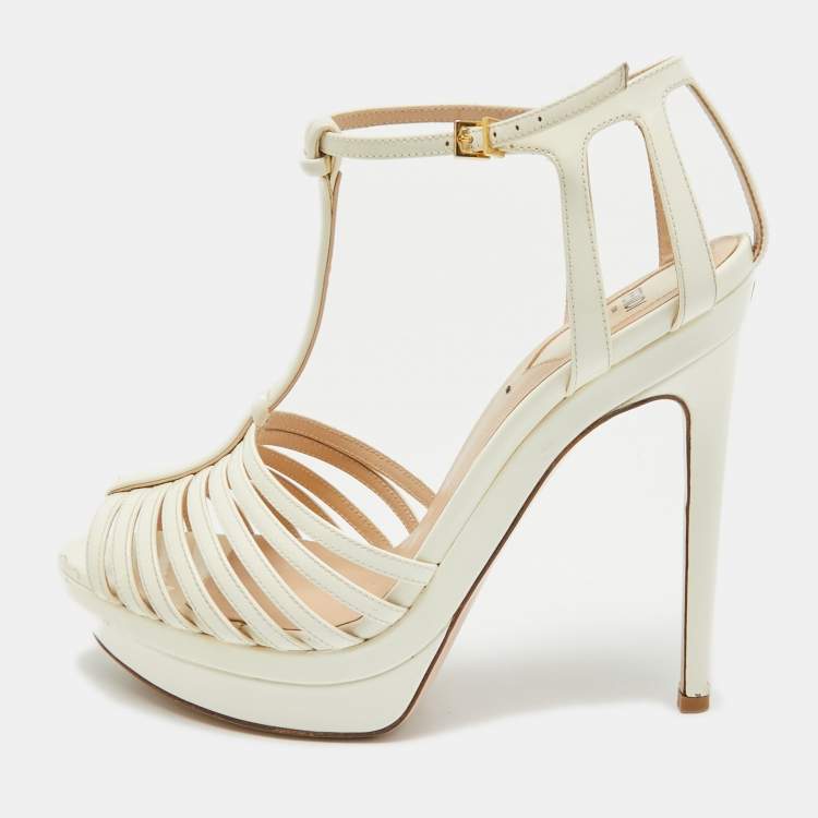Pre Owned Fendi Cream Patent Leather  T-Strap Sandals Size 37
