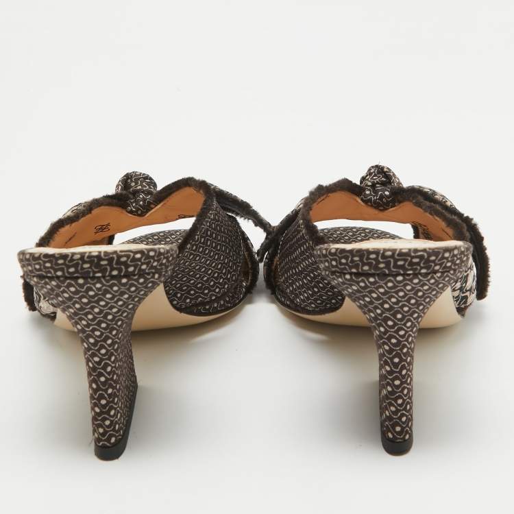 Pre Owned Fendi Brown/Beige Printed Fabric Knotted Bow Slide Sandals Size 36