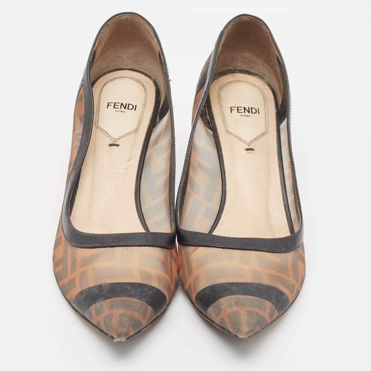 مملوكة مسبقًا Fendi Brown/Black Zucca Mesh and Leather Colibri Pumps Size 38.5