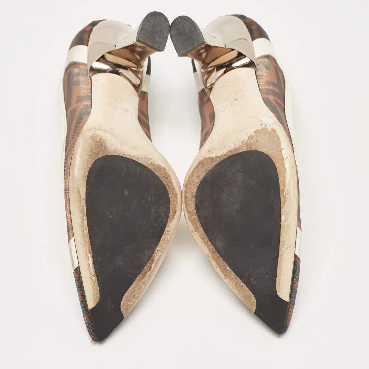 مملوكة مسبقًا Fendi Brown/White Zucca Mesh and Leather Colibri Pumps Size 35