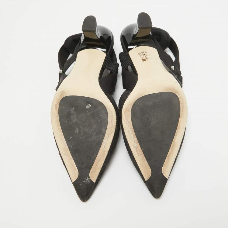 مملوكة مسبقًا Fendi Black Canvas and Mesh Colibri Pumps Size 38.5