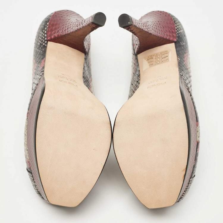 مملوكة مسبقًا Fendi Multicolor Snakeskin Leather Fendista Platform Pumps Size 38.5