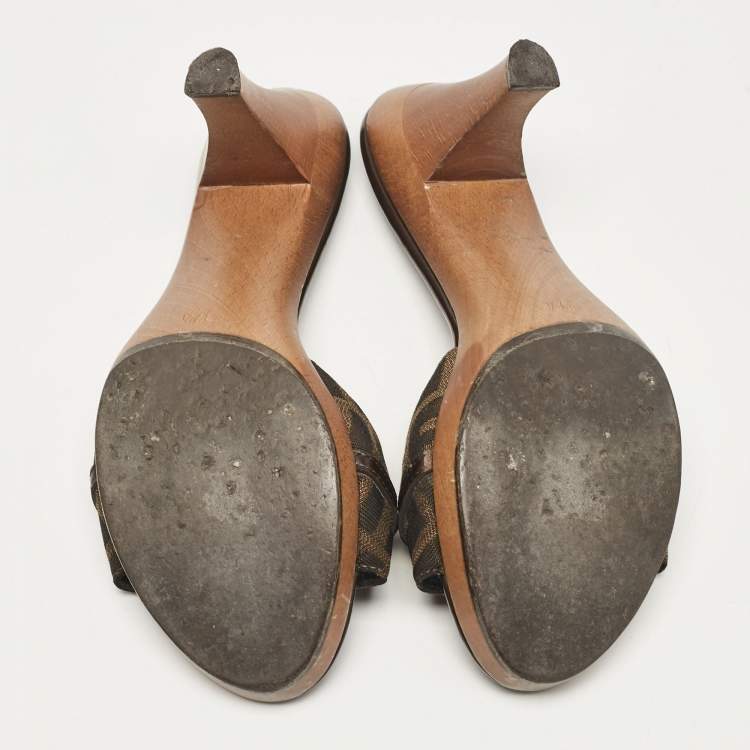 Pre Owned Fendi Brown Canvas and Patent Leather Slide Sandals Size 37.5