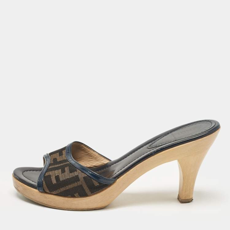 Pre Owned Fendi Brown Canvas and Patent Leather Zucca Slide Sandals Size 39