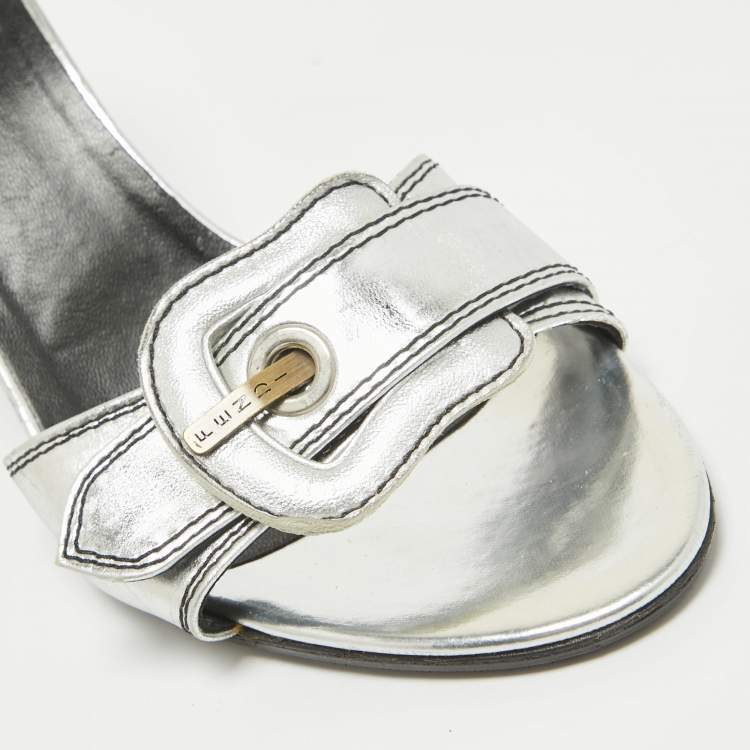 Pre Owned Fendi Silver Leather B Buckle Slide Sandals Size 39.5