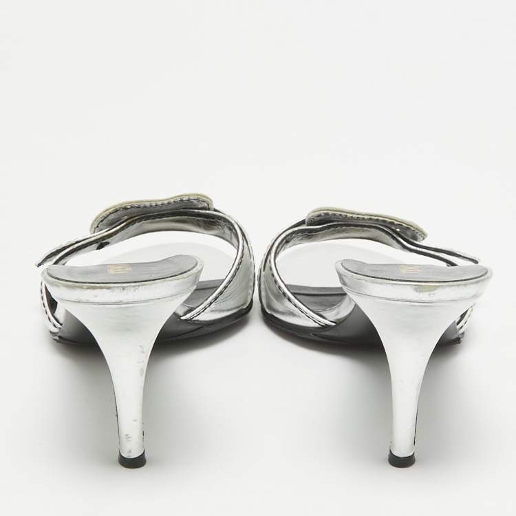 Pre Owned Fendi Silver Leather B Buckle Slide Sandals Size 39.5