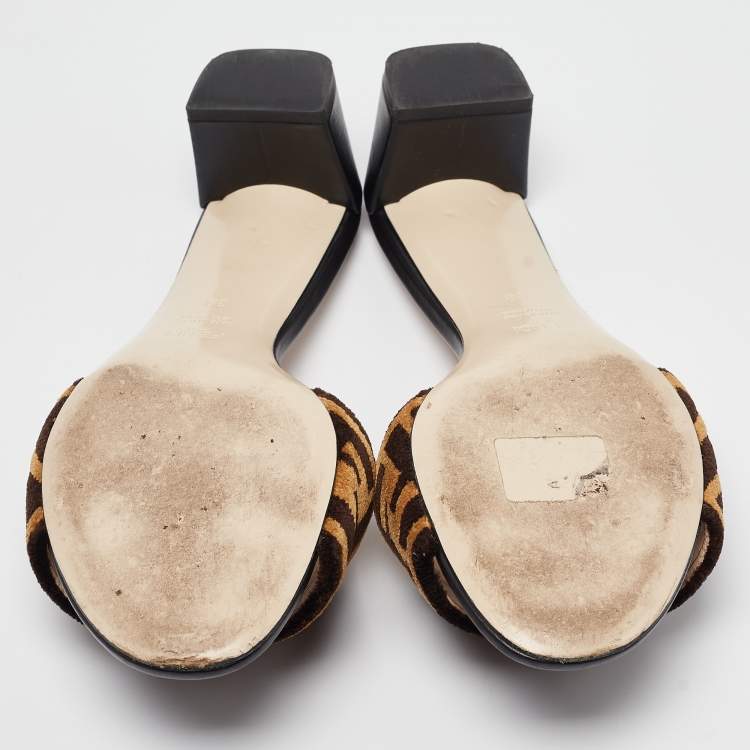 مملوكة مسبقًا Fendi Brown Zucca Velvet Slide Sandals Size 39