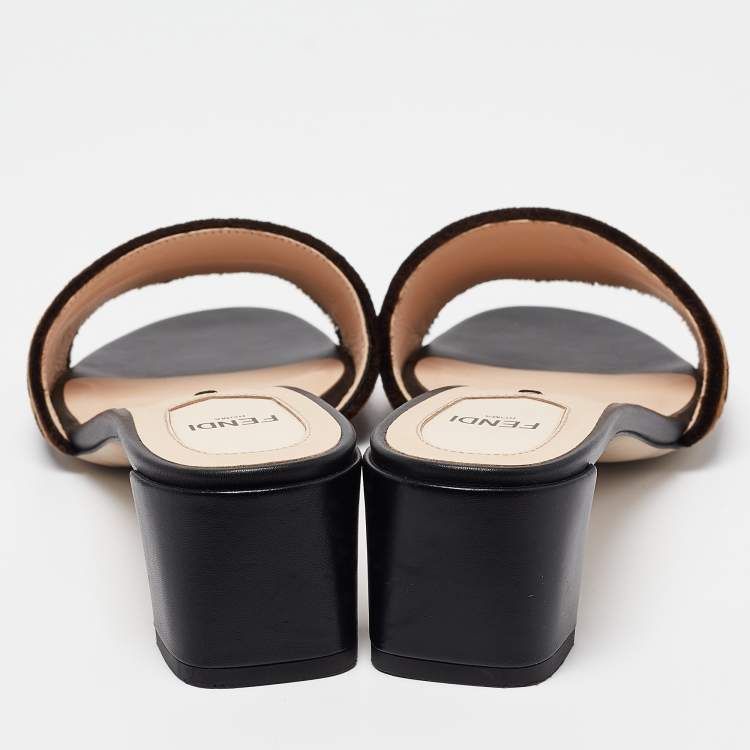 مملوكة مسبقًا Fendi Brown Zucca Velvet Slide Sandals Size 39