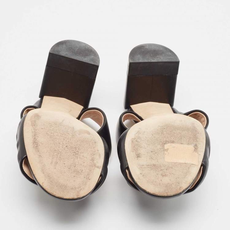 Pre Owned Fendi Black Leather Slide Sandals Size 37