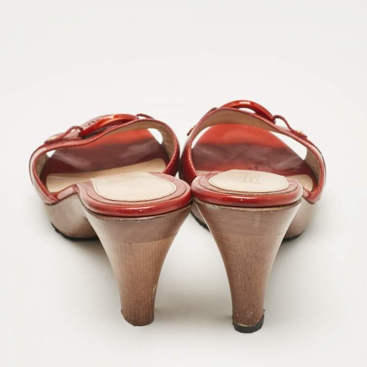 Pre Owned Fendi Red Patent Leather Platform Slide Sandals Size 37.5 