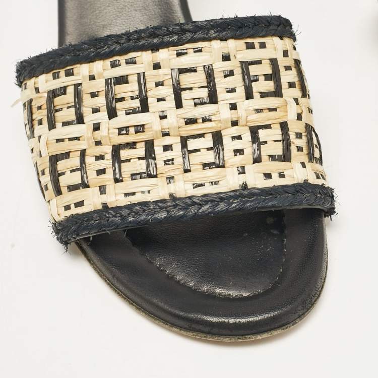 Pre Owned Fendi Cream/Black Leather and Raffia FF Slide Sandals Size 37.5
