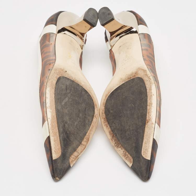 Pre Owned Fendi Brown/White Zucca Mesh and Leather Colibri Pumps Size 37.5