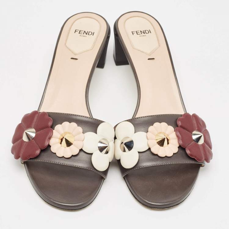 Pre Owned Fendi Grey Leather Flowerland Slide Sandals Size 38.5