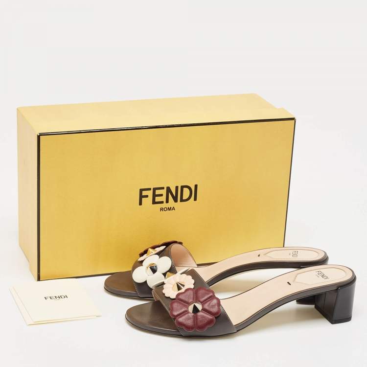 Pre Owned Fendi Grey Leather Flowerland Slide Sandals Size 38.5