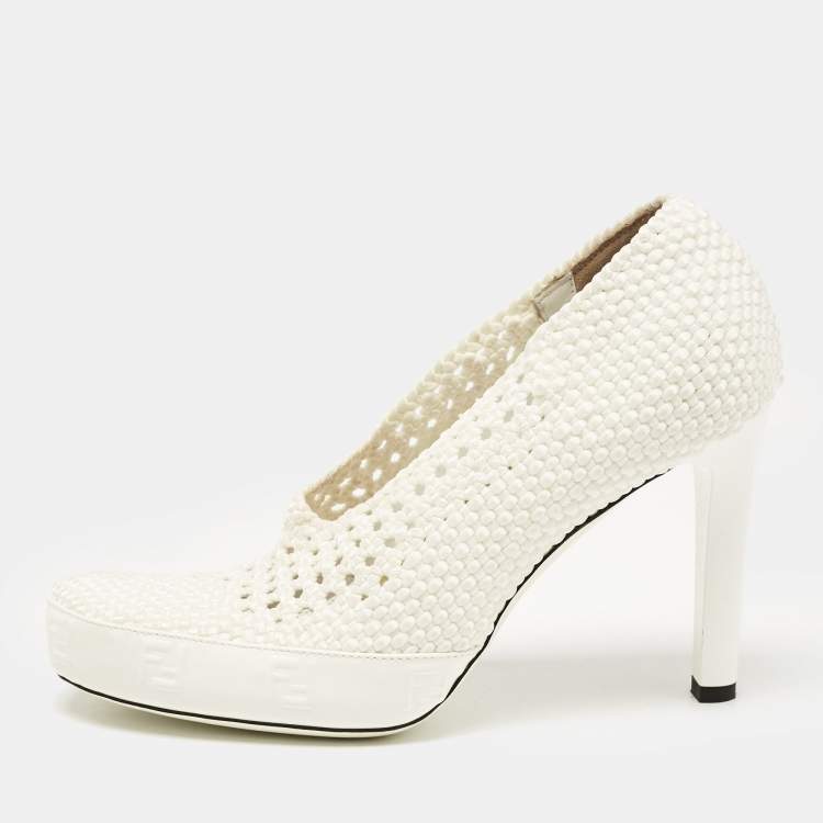 مملوكة مسبقًا Fendi White Woven Fabric Square Pumps Size 39