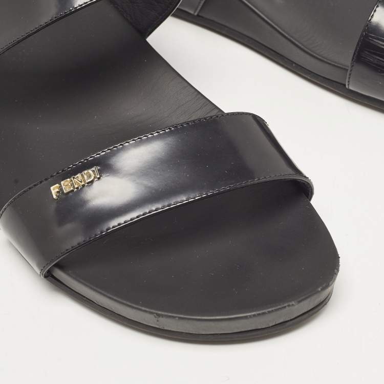مملوكة مسبقًا Fendi Black Patent Leather Strap Buckle Flats Size 40