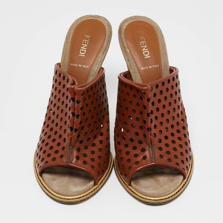 Pre Owned Fendi Brown Cut Out Leather Open Toe Slide Sandals Size 39