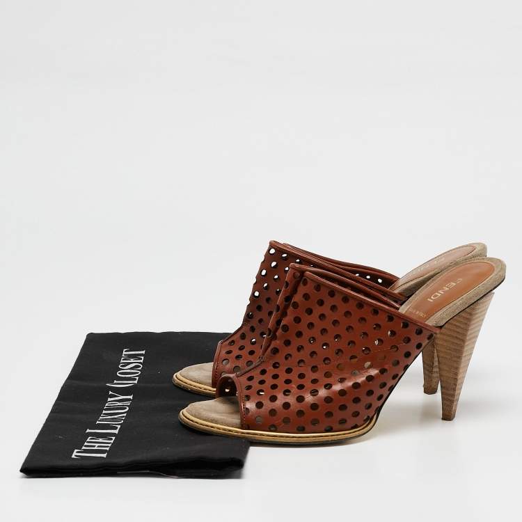Pre Owned Fendi Brown Cut Out Leather Open Toe Slide Sandals Size 39