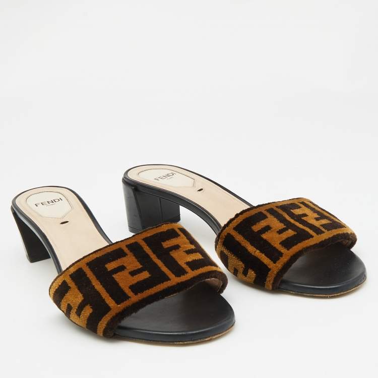Pre Owned Fendi Brown Zucca Velvet Open Toe Slide Sandals Size 37
