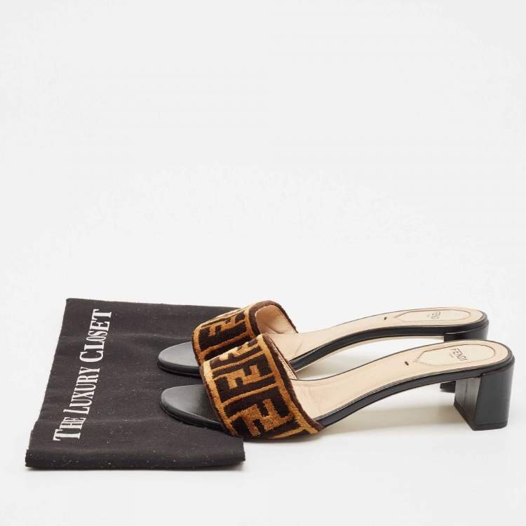 Pre Owned Fendi Brown Zucca Velvet Open Toe Slide Sandals Size 39