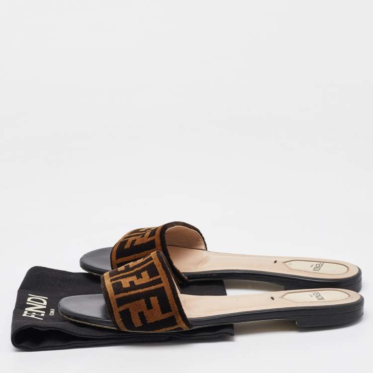 Pre Owned Fendi Brown Zucca Velvet Flat Slide Sandals Size 38.5