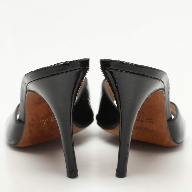 Pre Owned Fendi Black Patent Leather Logo Plaque Open Toe Sandals Size 39