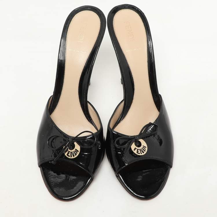 Pre Owned Fendi Black Patent Leather Logo Plaque Open Toe Sandals Size 39