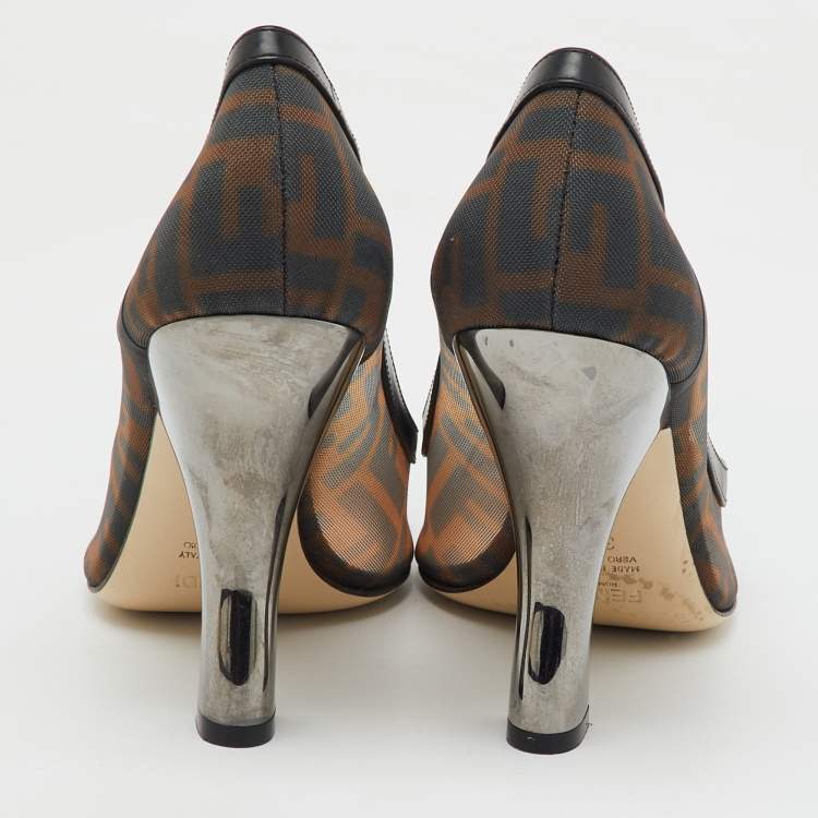 Pre Owned Fendi Brown/Black Zucca Mesh and Leather Pointed Toe Colibri Pumps Size 39