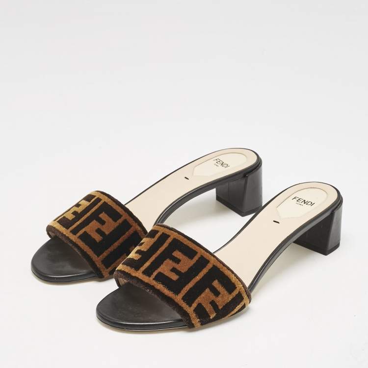 Pre Owned Fendi Black/Brown Zucca Velvet Slide Sandals Size 39