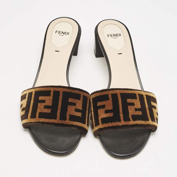 Pre Owned Fendi Black/Brown Zucca Velvet Slide Sandals Size 39