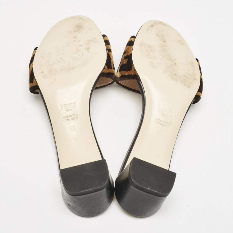 Pre Owned Fendi Black/Brown Zucca Velvet Slide Sandals Size 39