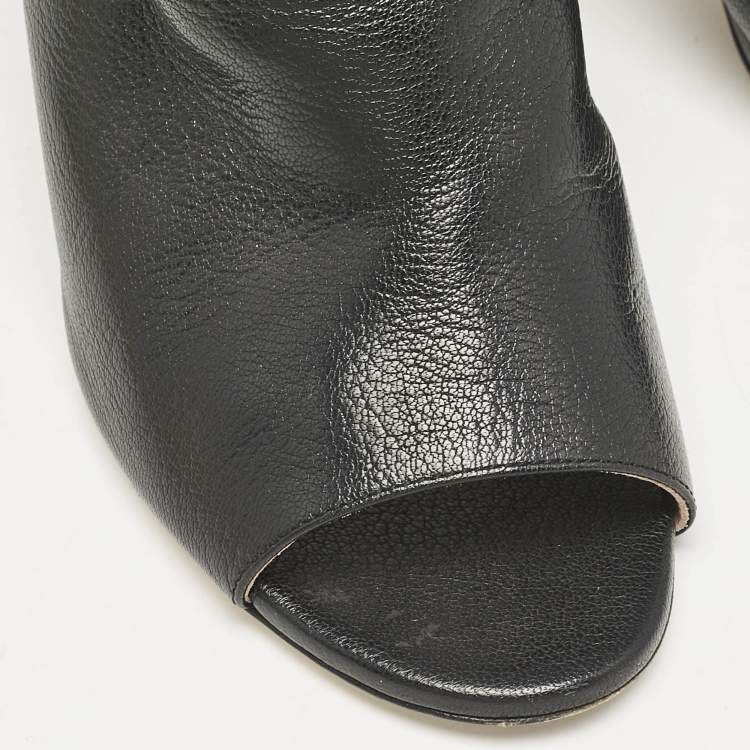 Pre Owned Fendi Black Leather F Logo Mules Size 39.5