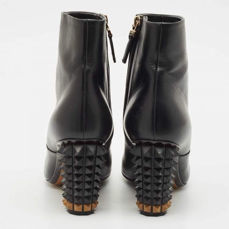 Pre Owned Fendi Black Leather Studded Ankle Boots Size 36