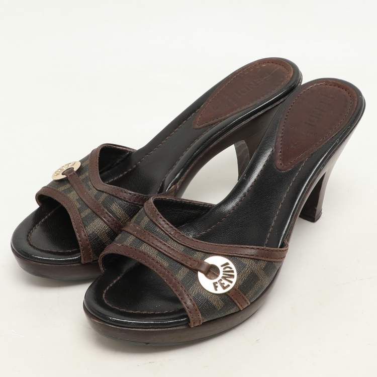 Pre Owned Fendi Brown Zucca Coated Canvas And Leather Slide Sandals Size 37