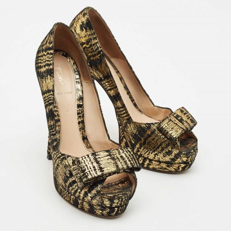 Pre Owned Fendi Black/Gold Suede Peep Toe Platform Pumps Size 38