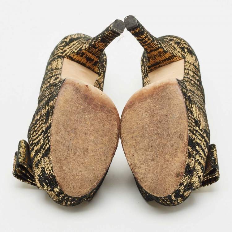 Pre Owned Fendi Black/Gold Suede Peep Toe Platform Pumps Size 38